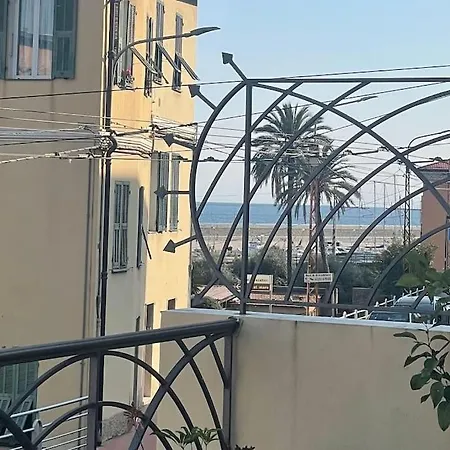 Casa Visconti, Bordighera, Vista Mare Appartement *